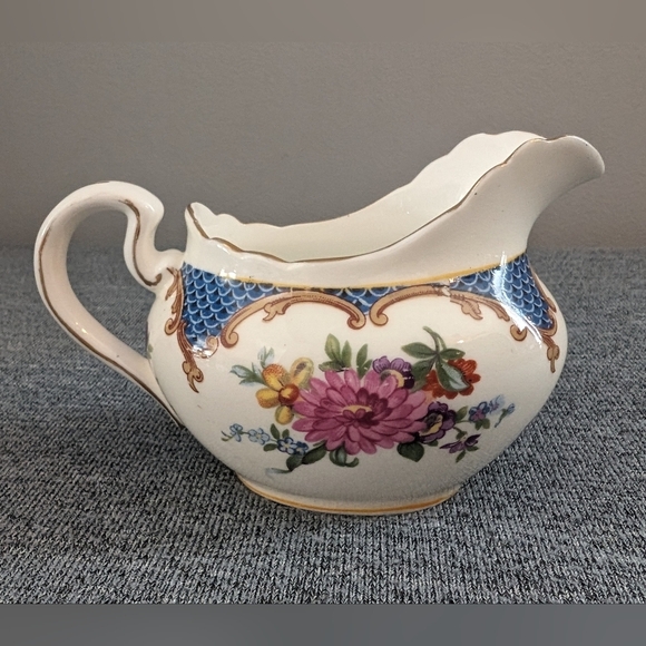 Aynsley Bone China Wilton Blue Creamer, Made in England - Picture 2 of 4